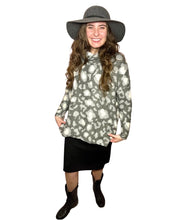 Load image into Gallery viewer, Charcoal Pattern Turtleneck Sweater

