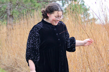 Load image into Gallery viewer, Black Velvet Sparkle Plus Size Top
