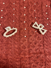 Load image into Gallery viewer, Pearl Hair Claw Clip (in 2 shapes)
