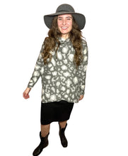 Load image into Gallery viewer, Charcoal Pattern Turtleneck Sweater
