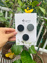 Load image into Gallery viewer, Black Wooden Circle Hair Clips
