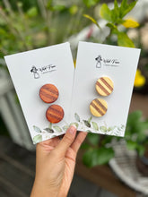 Load image into Gallery viewer, Double Striped Wooden Circle Hair Clip Sets (2 colors)
