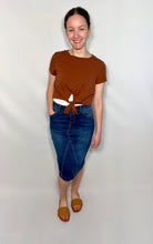 Load image into Gallery viewer, Indigo Wash V-Panel Denim Skirt
