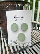 Load image into Gallery viewer, Dusty Blue Wooden Circle Hair Clip Set
