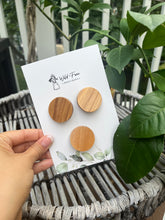 Load image into Gallery viewer, Solid Stained Wooden Circle Clip Sets (3 Colors)
