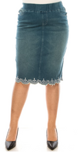 Load image into Gallery viewer, Vintage Medium Wash Plus Denim Skirt with Elastic Waistband
