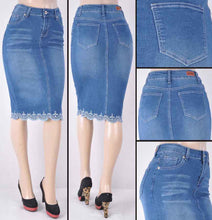 Load image into Gallery viewer, Vintage Medium Wash Embroidered Hemline Jean Skirt
