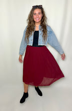 Load image into Gallery viewer, Burgundy High Waisted Pleated Midi Skirt
