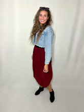 Load image into Gallery viewer, Burgundy High Waisted Pleated Midi Skirt
