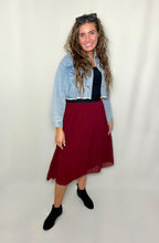 Load image into Gallery viewer, Burgundy High Waisted Pleated Midi Skirt
