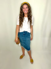 Load image into Gallery viewer, Vintage Medium Wash Embroidered Hemline Jean Skirt
