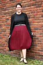 Load image into Gallery viewer, Burgundy High Waisted Pleated Midi Skirt
