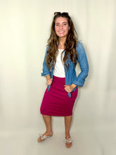 Load image into Gallery viewer, fuchsia pencil skirt
