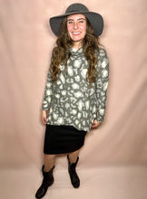 Load image into Gallery viewer, Charcoal Pattern Turtleneck Sweater

